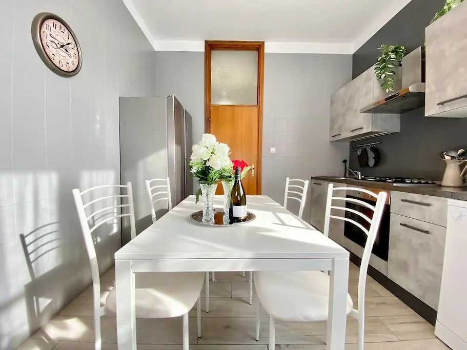 Attico Costa 17 5 Minuti A Piedi Dalla Stazione Bologna Apartment